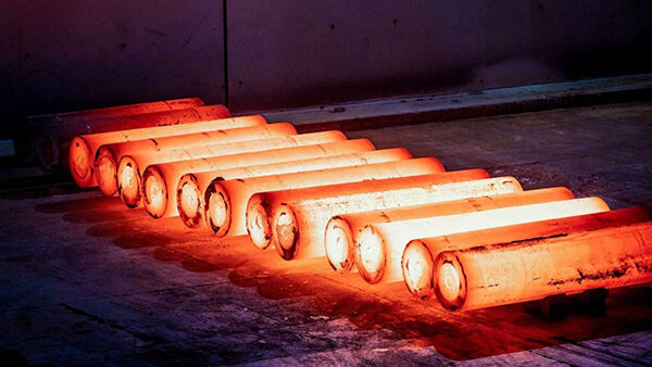 Graphite-Electrodes1.jpg Graphite-Electrodes1.jpg