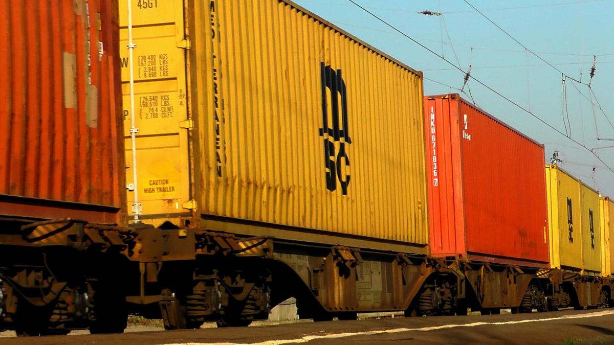 Express Train.jpg Express Train.jpg
