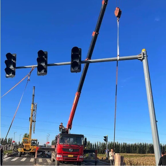 1749299208789951895590182912.jpg solar street light pole for desert projects product image for B2B project buyers