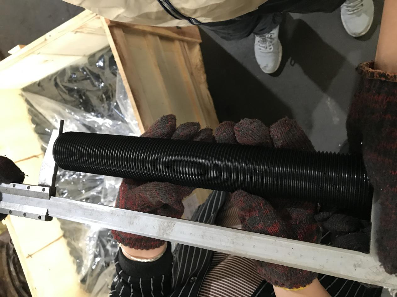 Fully threaded high-strength double-ended bolts