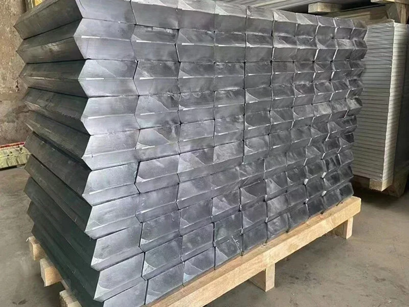 Pb99.96 / L03 / 1.8096 Lead Ingot