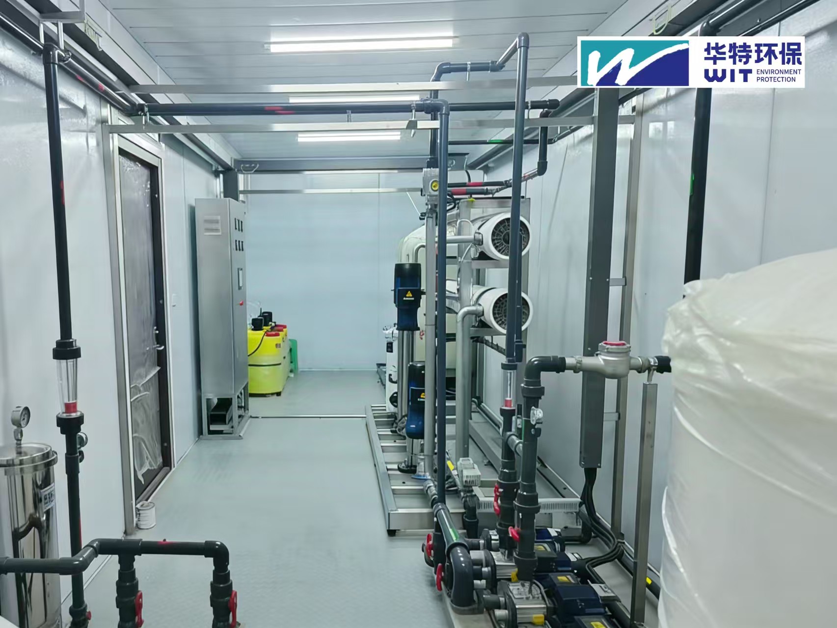 Equipo integrado de tratamiento de purificación de agua montado sobre skid a gran escala