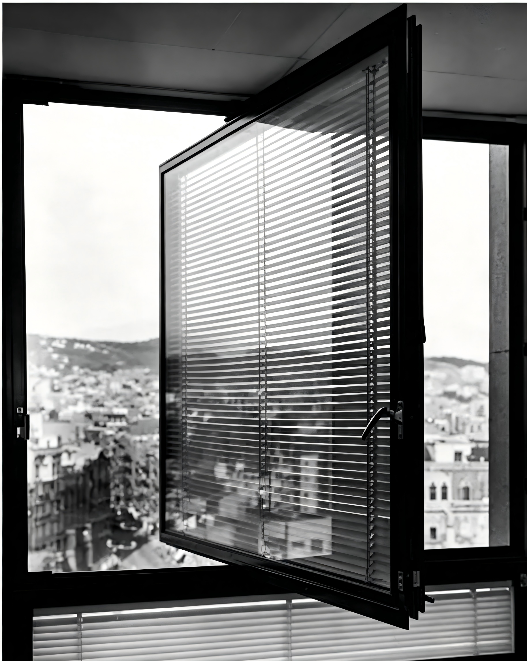 Customized Thermal Break Aluminum Double Tempered Glass Inward and Outward Casement Window
