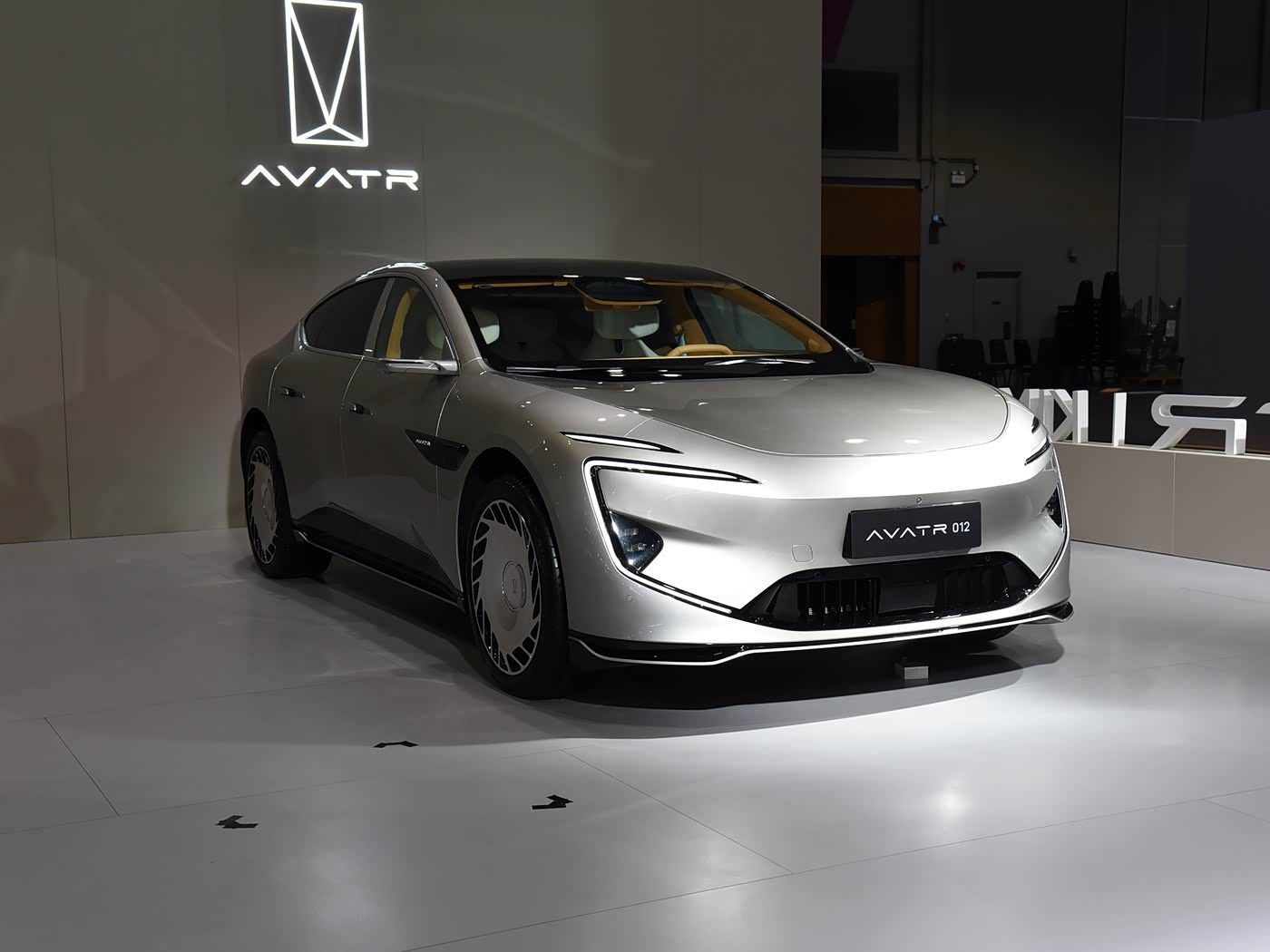 AVATR12 EV AVATR12 EV