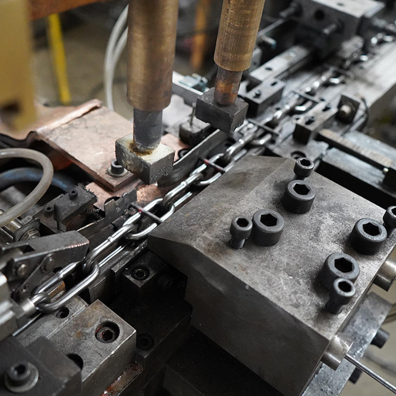 Chaîne à maillons galvanisée ASTM A413-80 Standard G30 Proof Coil Chain en acier au carbone Q235