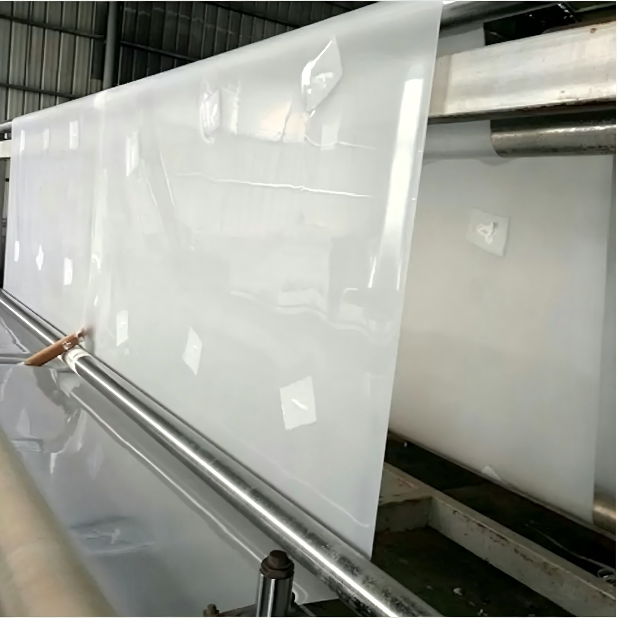 Bâche de bassin en PEHD noir imperméable géomembrane pour bassin à poissons