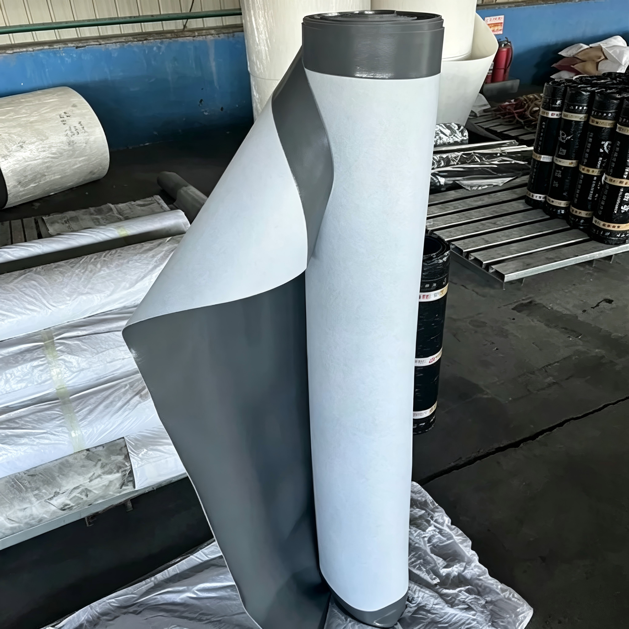 Prix direct usine de géomembrane composite bitumineuse pour l'anti-infiltration des décharges et des réservoirs