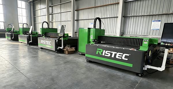 MACHINE DE DÉCOUPE LASER POUR MÉTAL