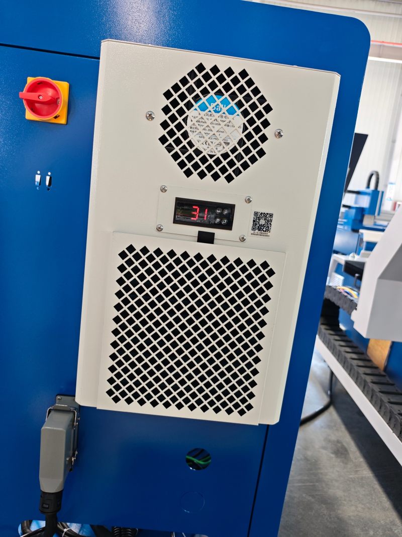 Machine de découpe laser à fibre (12)