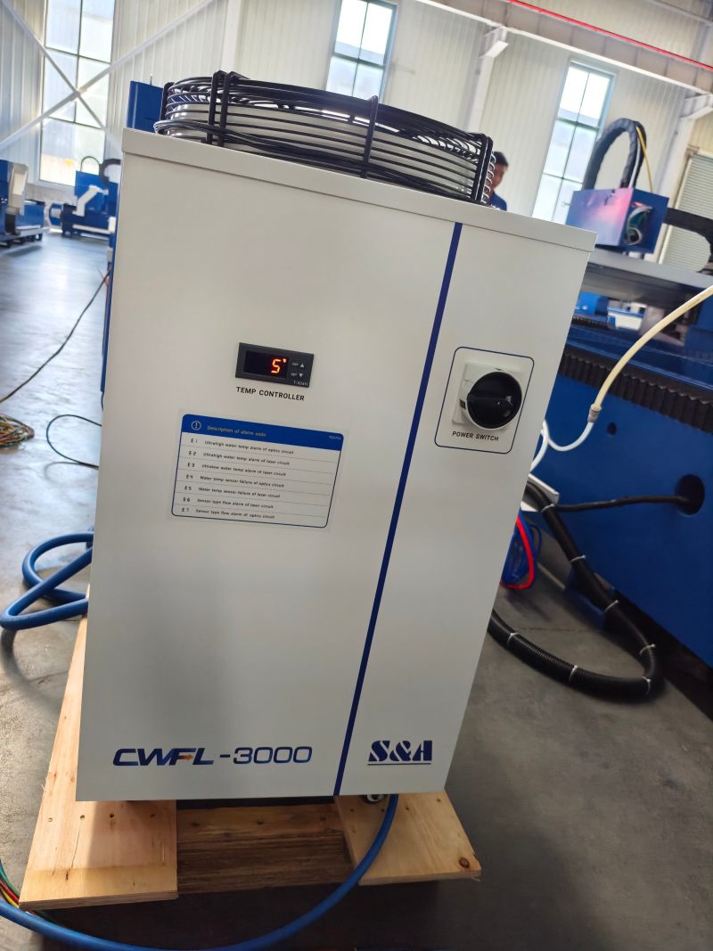 Machine de découpe laser à fibre (10)