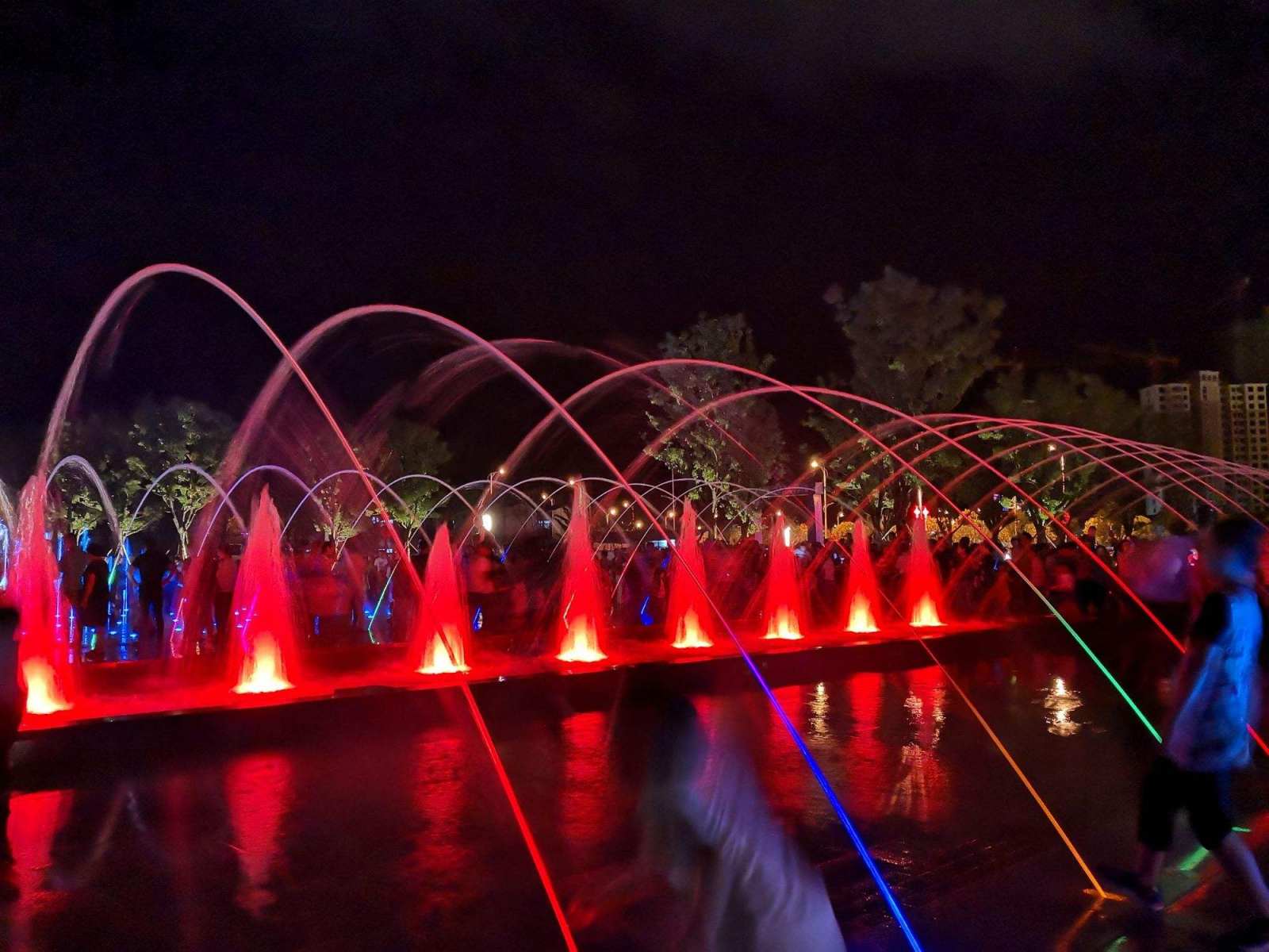 Sparkling Jump Fountain