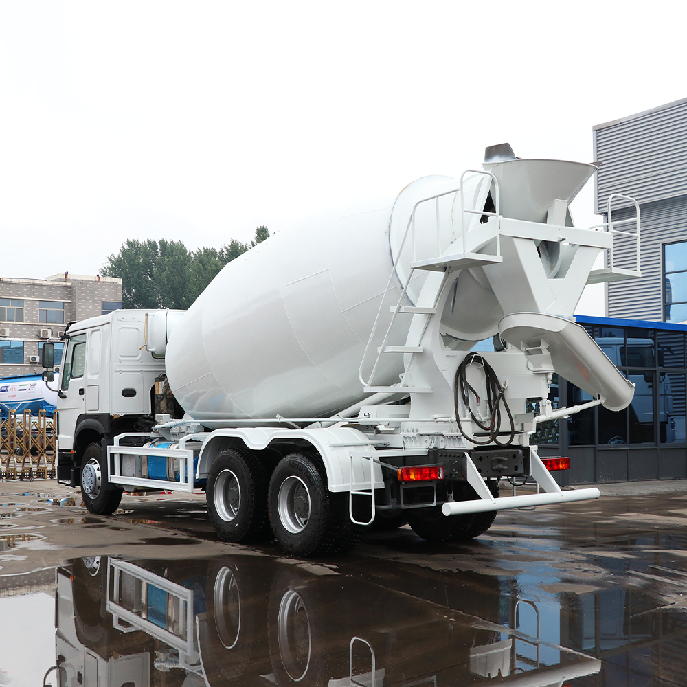 Sinotruk HOWO 6X4 8cbm Concrete Mixer Truck Blender Concrete Cement Agitating Lorry Mixer Truck