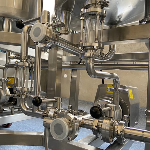 Wort pump with manifold