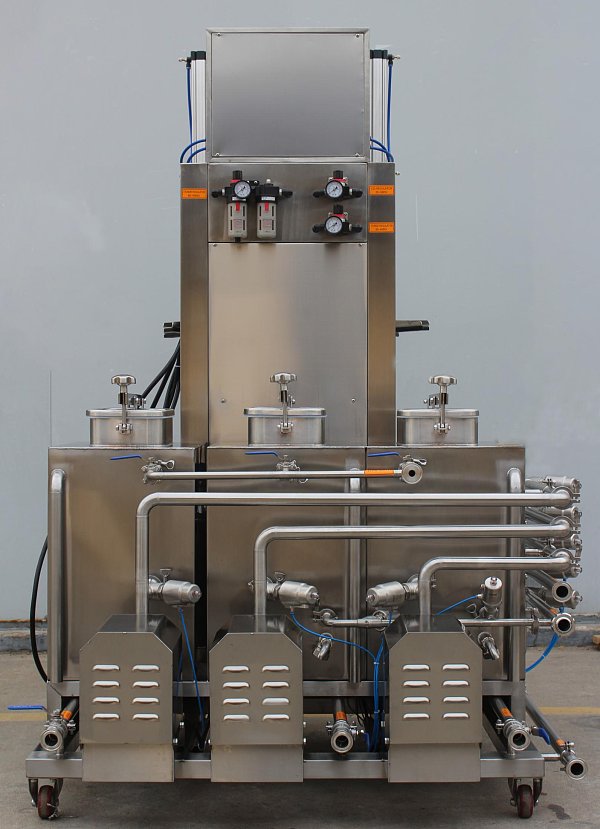 Double head keg washers