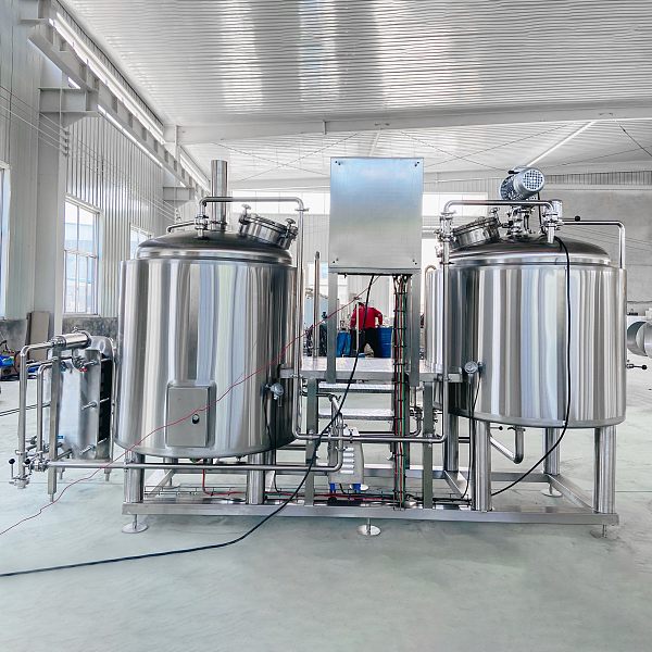 Back of 500L brewhouse
