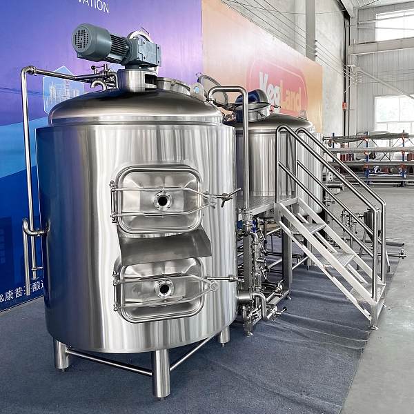 a. Effective volume= 500L, total volume= 625L</br>b. Top Manway</br>c. Rake with VFD 1.1KW Motor & reducer</br>d. Spray ring & 360° coverage CIP spraying ball</br>e. Side grain outdoor</br>f. High precision milled false bottom/sieve</br>g. Wort collection Ring pipes installed underneath