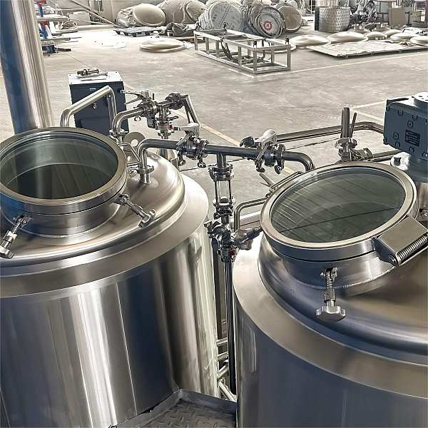 Glass manhole on each tank