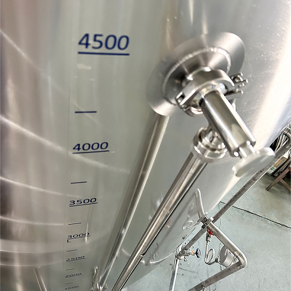 Sight glass with level marks 