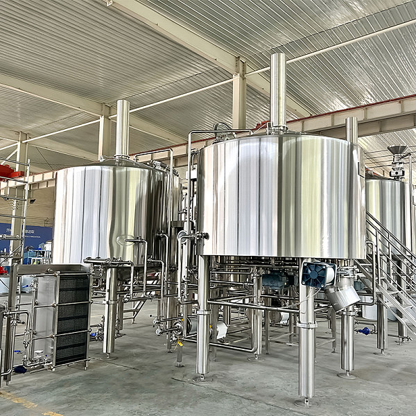 Bottom grain out port with pneumatic valve