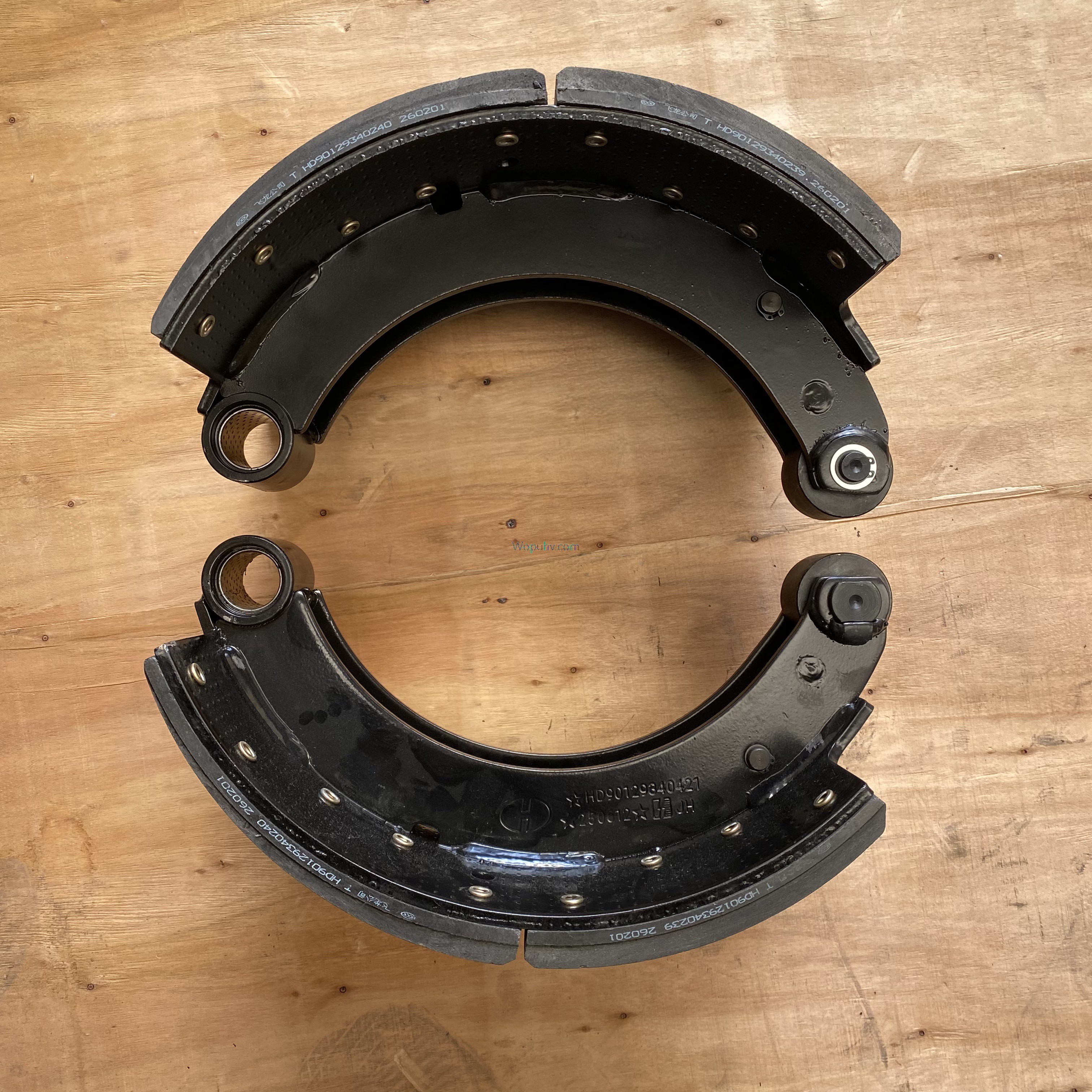 HD90129340421 Plaquettes de frein Shacman Delong modèle manuel camions poids lourds avec plateforme STR essieu arrière 410mm ensemble de mâchoires de frein à tambour soudé 