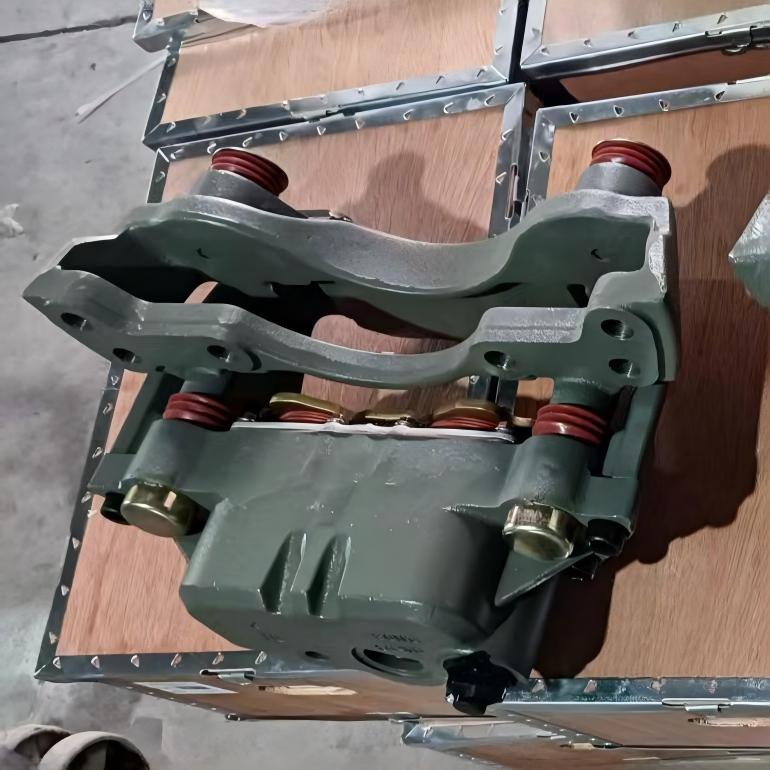 Étrier de frein R AZ9100443401 ensemble d’étrier de frein avant droit robuste pour camion SINOTRUK HOWO