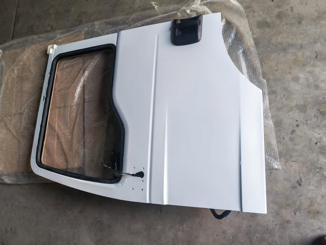 Ensemble d’interrupteur de porte gauche SINOTRUK HOWO TX AZ1671210103 avec faisceau de câblage et capteur blanc
