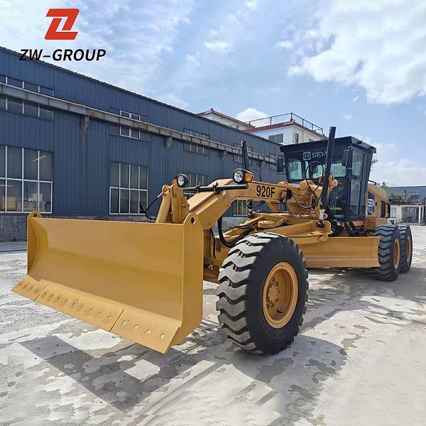 جرافة الطرق SEM 920F جديدة تمامًا
