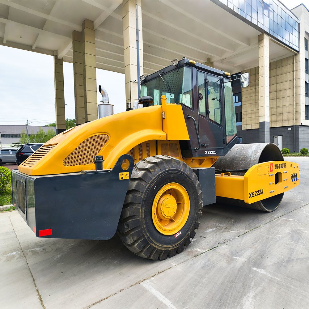 Brand New XCMG XS222J Road Roller (2) Brand New XCMG XS222J Road Roller (2)
