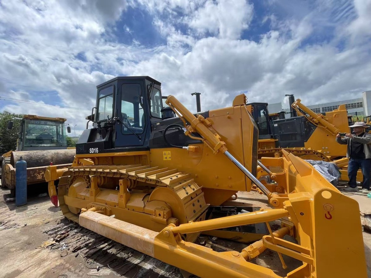 New Shantui SD16 Bulldozer _ 16-Ton Dozer_5