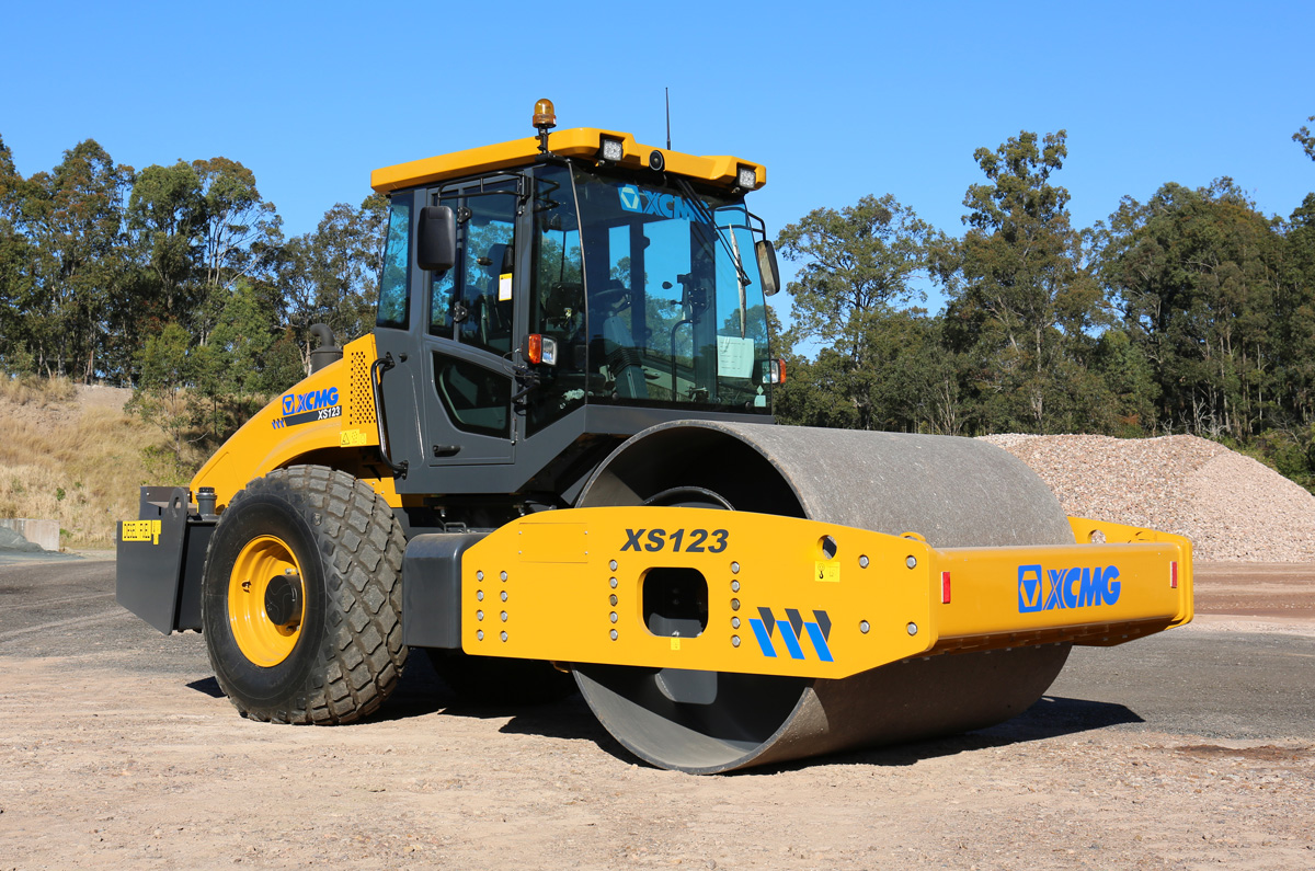 Compacteur routier XCMG XS123 neuf