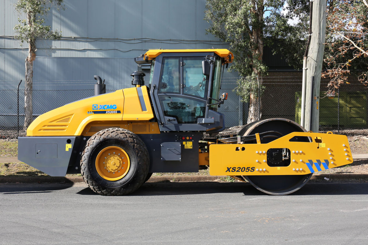 XCMG XS205S Vibratory Road Roller _ Vibratory Roller for Sale and Hire_3 Neuf rouleau compresseur XCMG XS205S