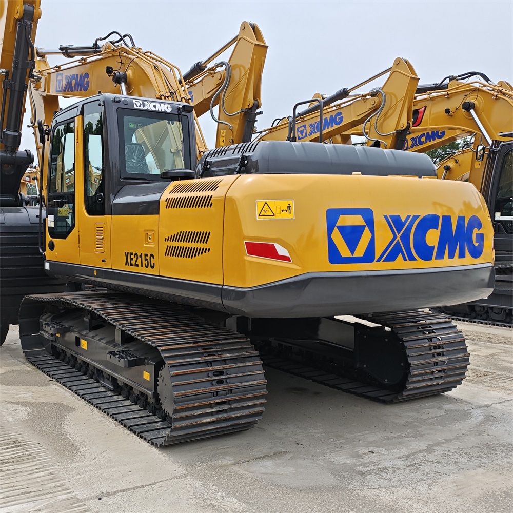 Escavadeira XCMG XE215C Nova em Folha