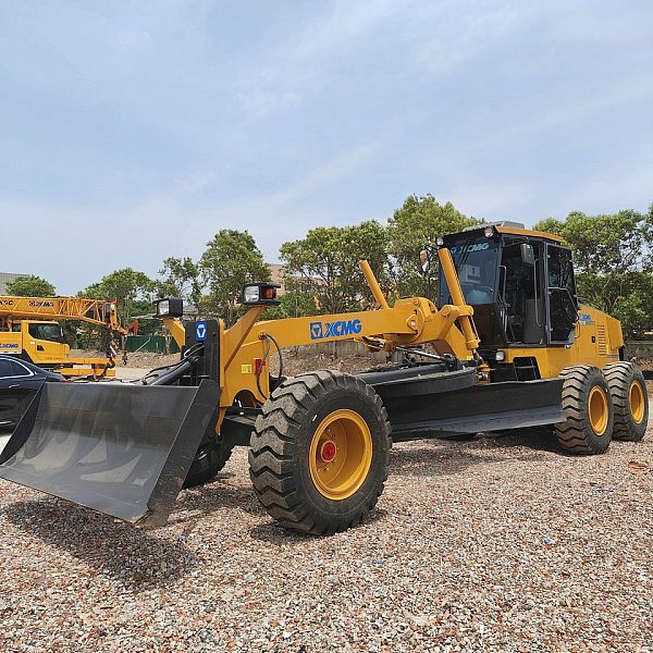 Novo XCMG GR2153 Motoniveladora