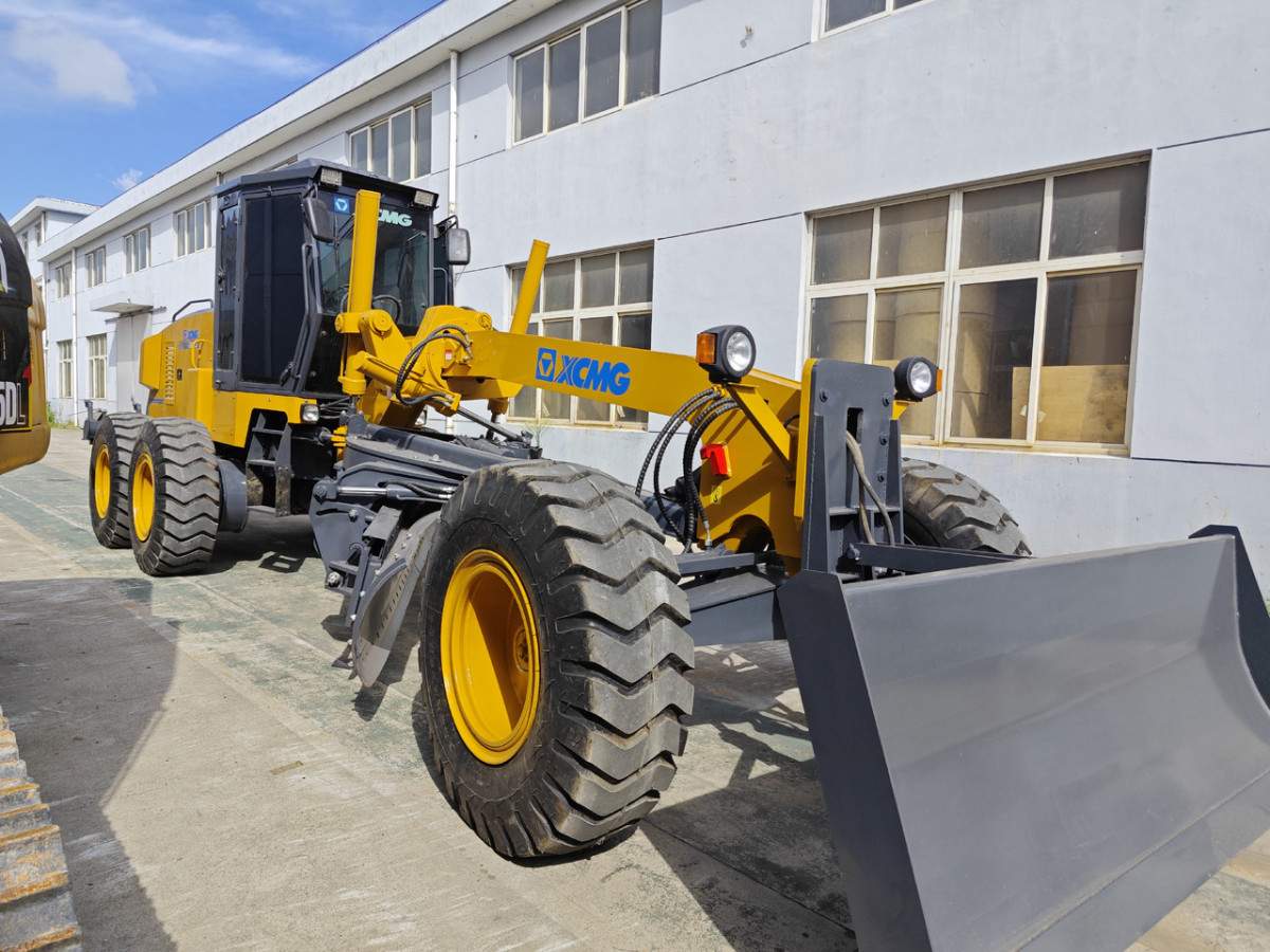 Brand New XCMG GR2153 Motor Grader_9 Brand New XCMG GR2153 Motor Grader_9