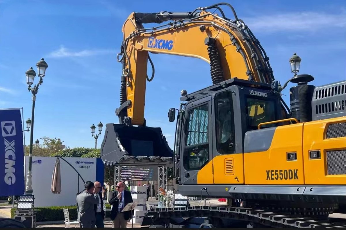 Escavadeira XCMG-XE550DK Nova