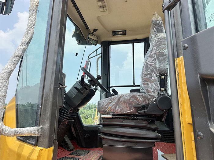 SDLG L956F wheel loader (4) SDLG L956F wheel loader (4)