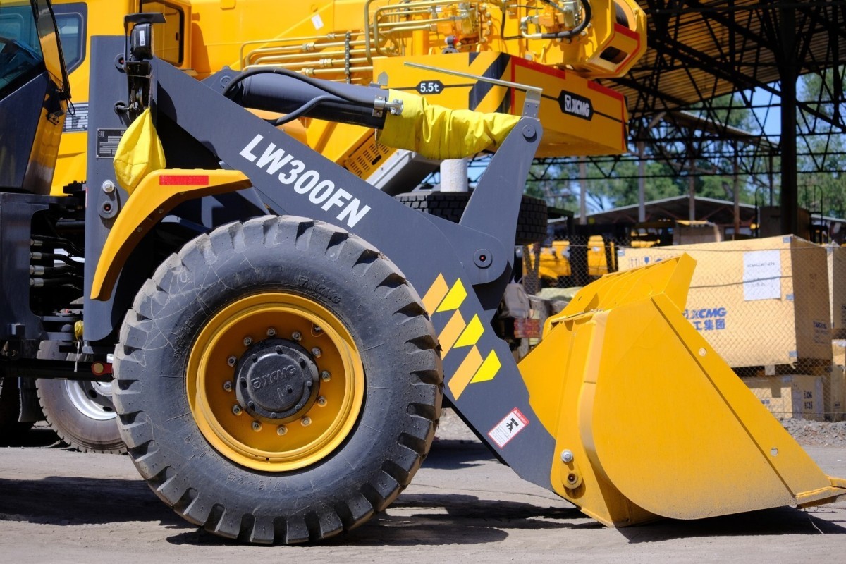 1200 XCMG LW300FN Wheel Loader – Compact Power & Efficiency_7