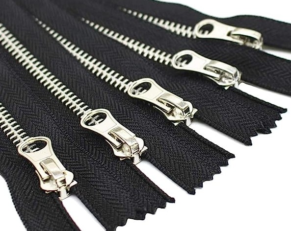 1779958421918545953556574208.png Custom Diaper Bag Zippers
