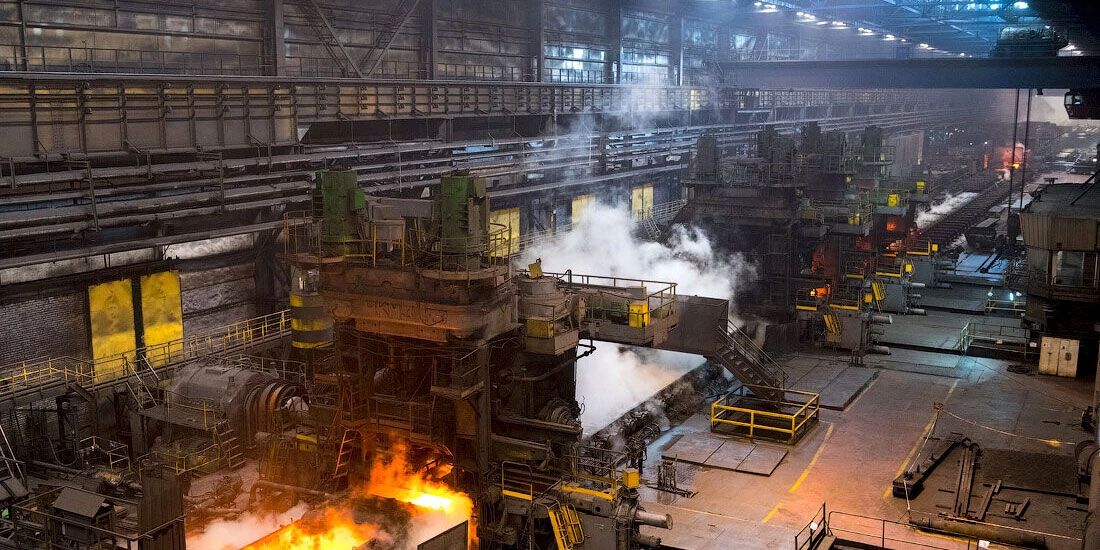 Chengrong Metal focuses on the export of high-end steel products, leveraging quality to expand into overseas engineering markets.