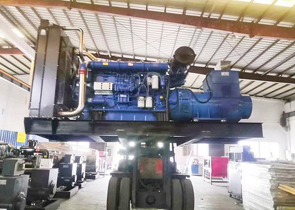 A 800KW Yuchai generator set is ready to be installed in a square project in Laos