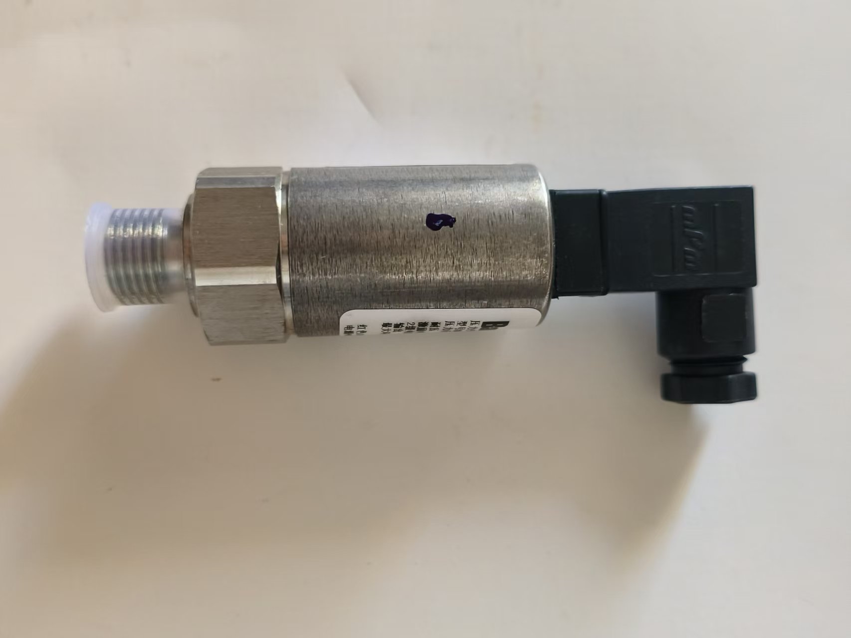 Barksdale Pressure Transmitter BT6-H4-16BG-P9-C Replace Discontinued 627H4-16-Z23 160Bar DIN G1/4 New Original 1-year Warranty Barksdale Pressure Transmitter BT6-H4-16BG-P9-C Replace Discontinued 627H4-16-Z23 160Bar DIN G1/4 New Original 1-year Warranty