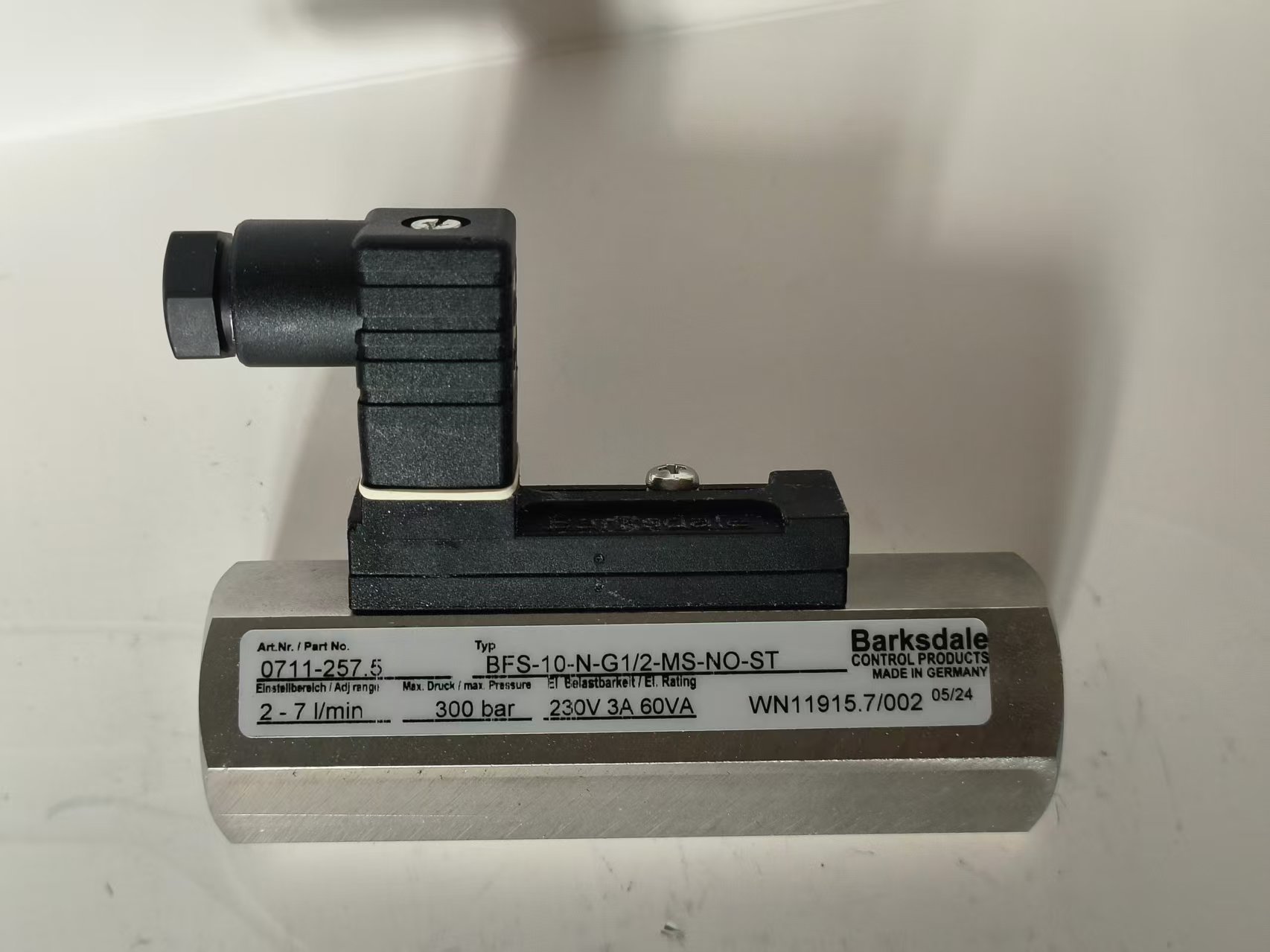 Barksdale 0711‑257.5 Pressure Switch Adjustable 257.5 psi New Original 1-year Warranty Barksdale 0711‑257.5 Pressure Switch Adjustable 257.5 psi New Original 1-year Warranty