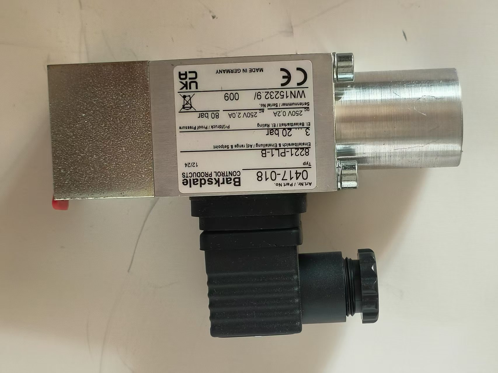 Barksdale 8221-PL1-B 0417-018 PL1 Series Miniature Mechanical Pressure Switch New Original 1-year Warranty