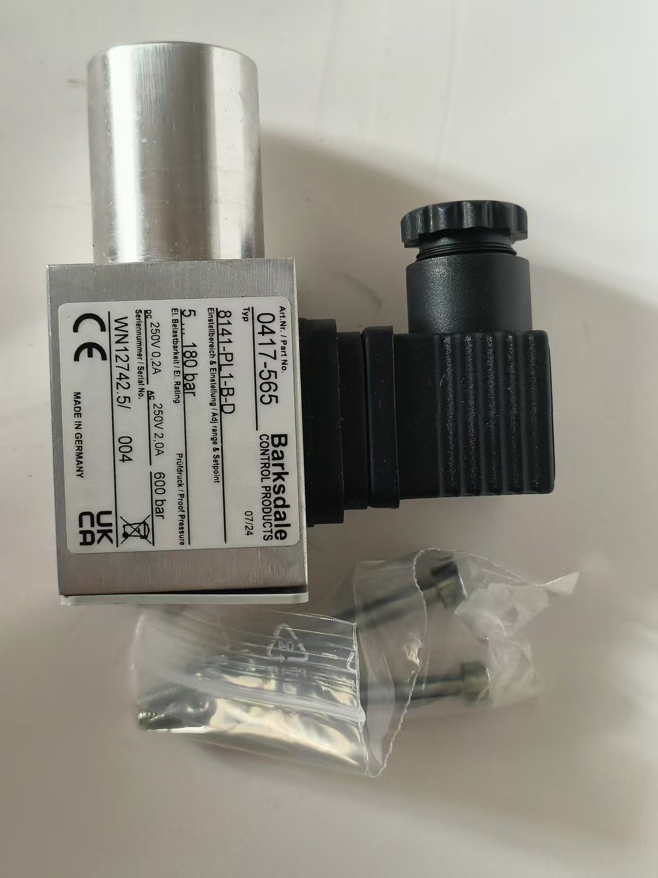 Barksdale 8141-PL1-B-D 0417-565 PL1 Differential Pressure Switch New Original 1-year Warranty Barksdale 8141-PL1-B-D 0417-565 PL1 Differential Pressure Switch New Original 1-year Warranty