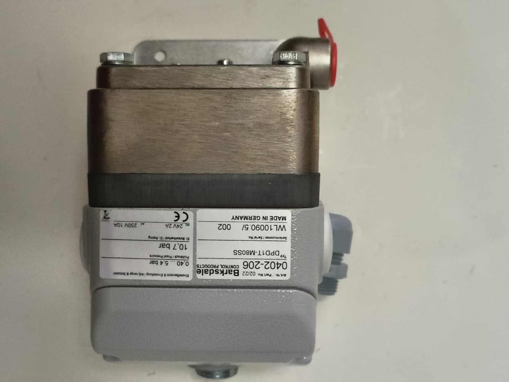 Barksdale 0402-206 DPD1T-M80SS Differential Pressure Switch, 0.5–80 psi, 316SS, NEMA 4 New Original 1-year Warranty