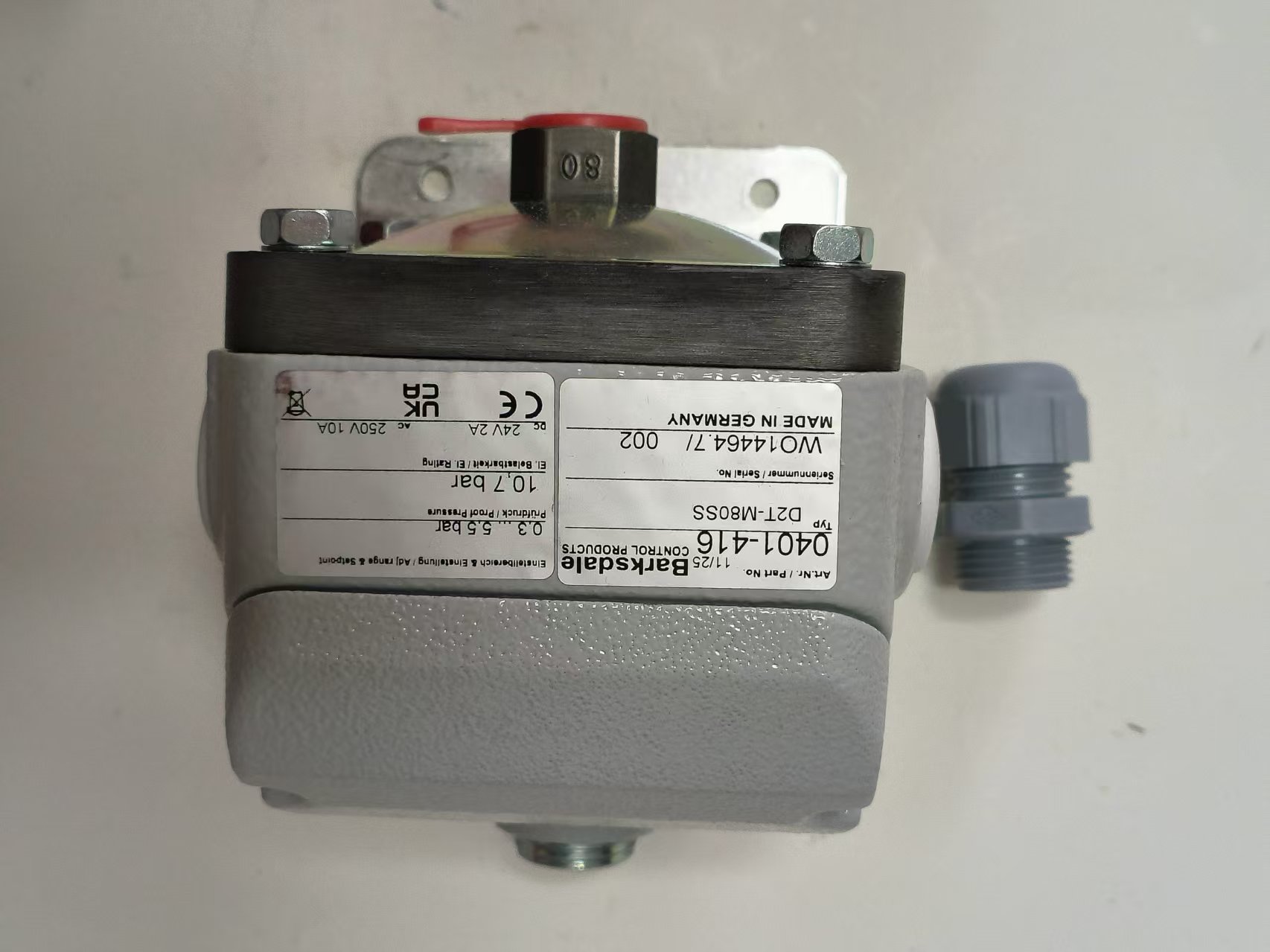 Barksdale 0401-851 D2T-M80SS Upgrade to 0401-416 D2T-M80SS Pressure Switch New Original 1-year Warranty Barksdale 0401-851 D2T-M80SS Upgrade to 0401-416 D2T-M80SS Pressure Switch New Original 1-year Warranty