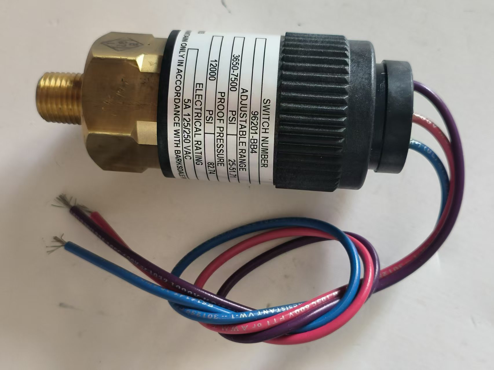 Barksdale 96201-BB4 Compact Pressure Switch, 600–1450 psi, Brass, NEMA 1 New Original 1-year Warranty Barksdale 96201-BB4 Compact Pressure Switch, 600–1450 psi, Brass, NEMA 1 New Original 1-year Warranty