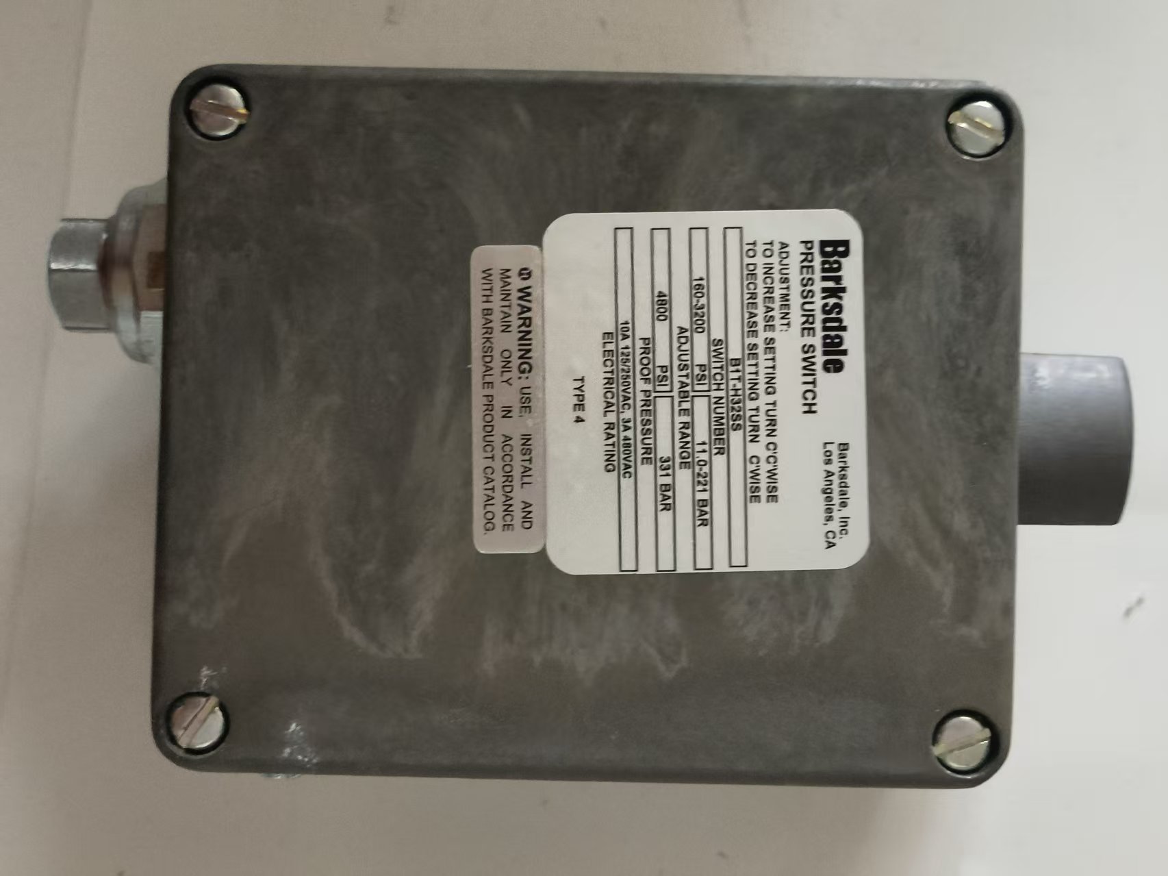 Barksdale B1T-H32SS Bourdon Tube Pressure Switch, 316SS, Low Pressure New Original 1-year Warranty Barksdale B1T-H32SS Bourdon Tube Pressure Switch, 316SS, Low Pressure New Original 1-year Warranty