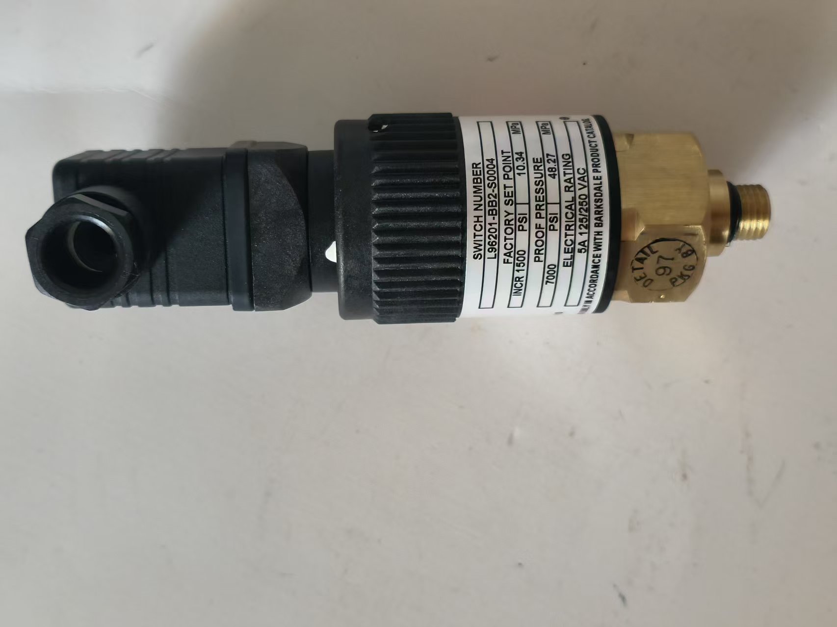 Barksdale L96201-BB2-S0004 Compact Pressure Switch, BB2, S0004 Option, Brass, Low Profile New Original 1-year Warranty