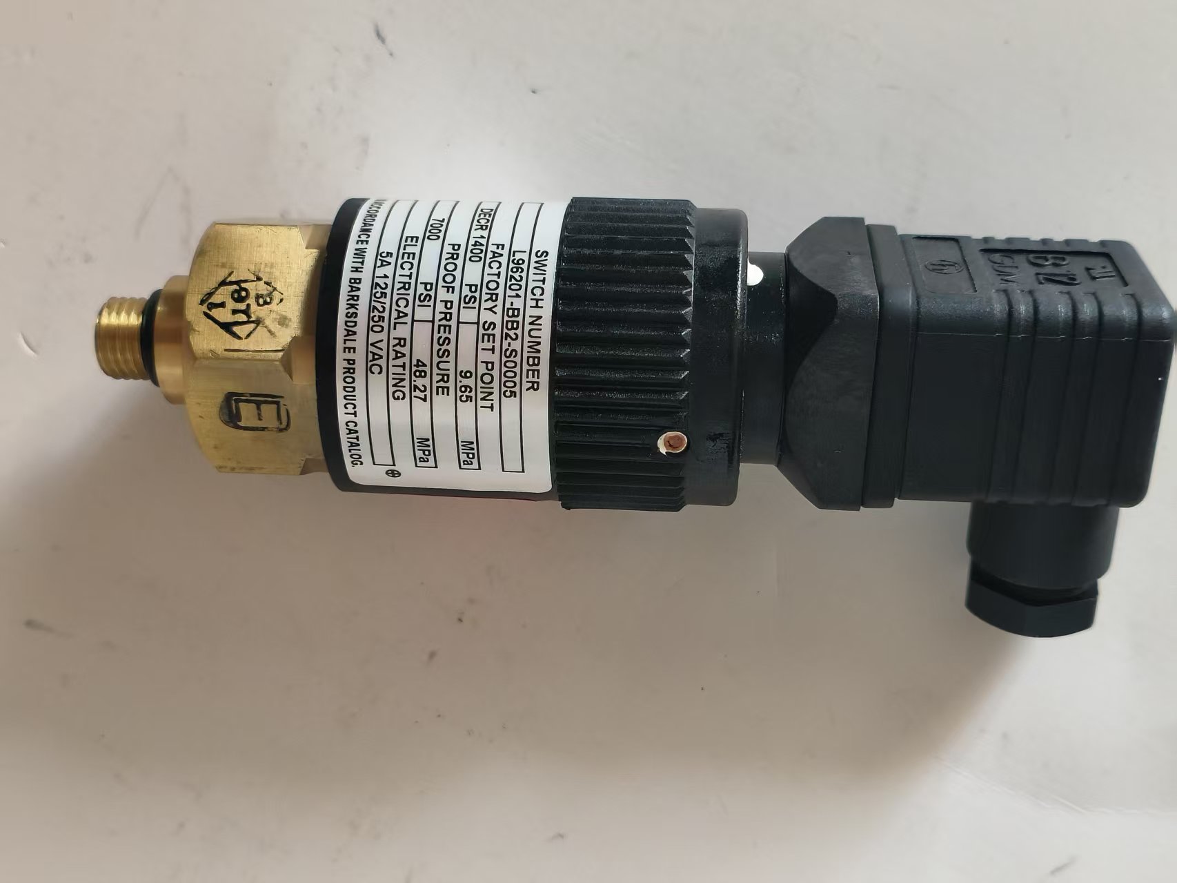 Barksdale L96201-BB2-S0005 Compact Pressure Switch, BB2, S0005 Option, Brass, Low Profile New Original 1-year Warranty
